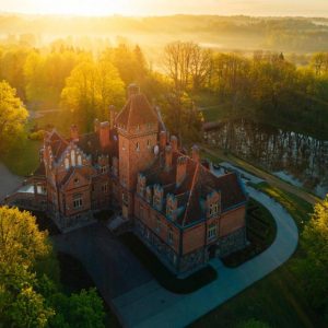 Kastil Fairytale di Latvia Untuk Pernikahan Yang Sempurna