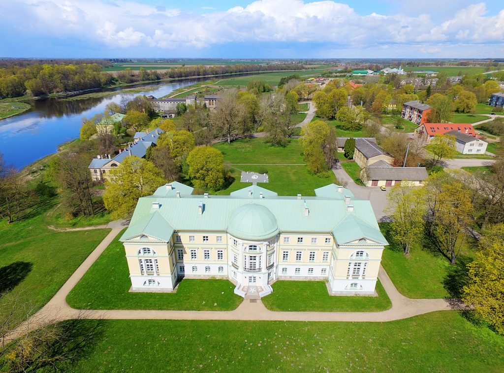 Kastil Fairytale di Latvia Untuk Pernikahan Yang Sempurna